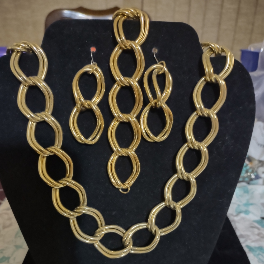 Vintage Gold Tone Double Link Set